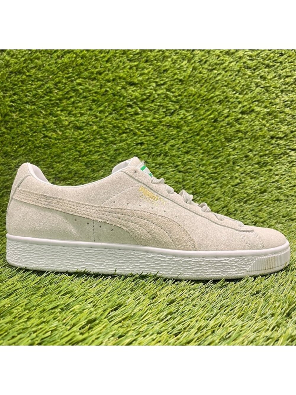Puma Suede Classic XXI Mens Size 9 Light Gray Athletic Lifestyle Shoes Sneakers